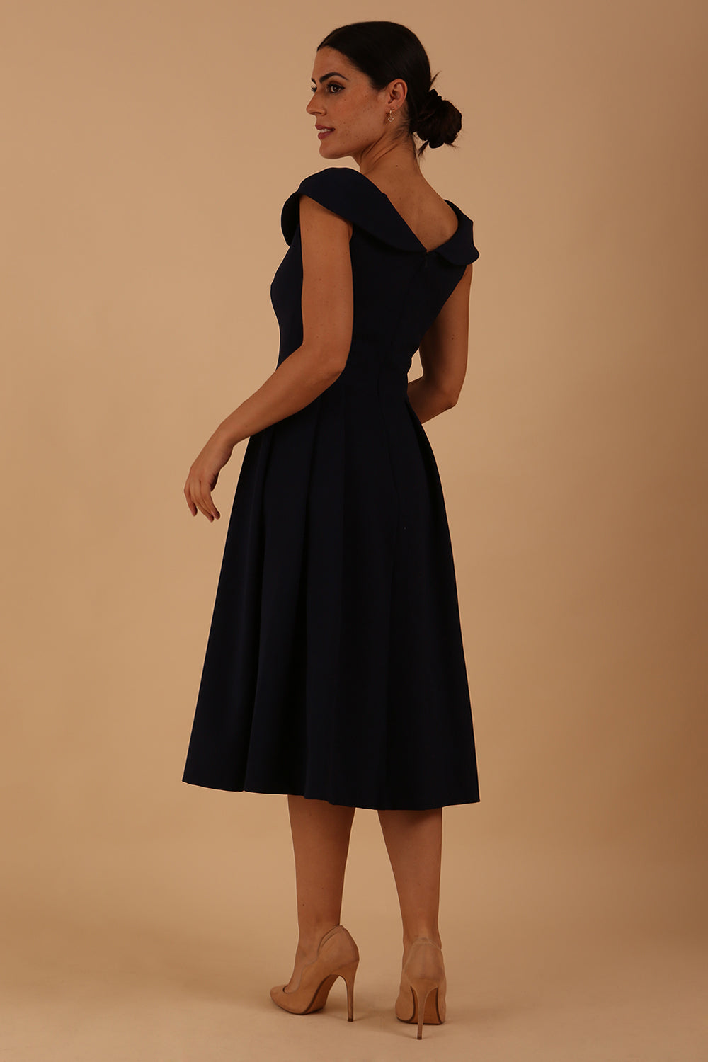 model is wearing divacatwalk Chesterton Sleeveless a-line swing dress in Navy Blue with oversized collar back