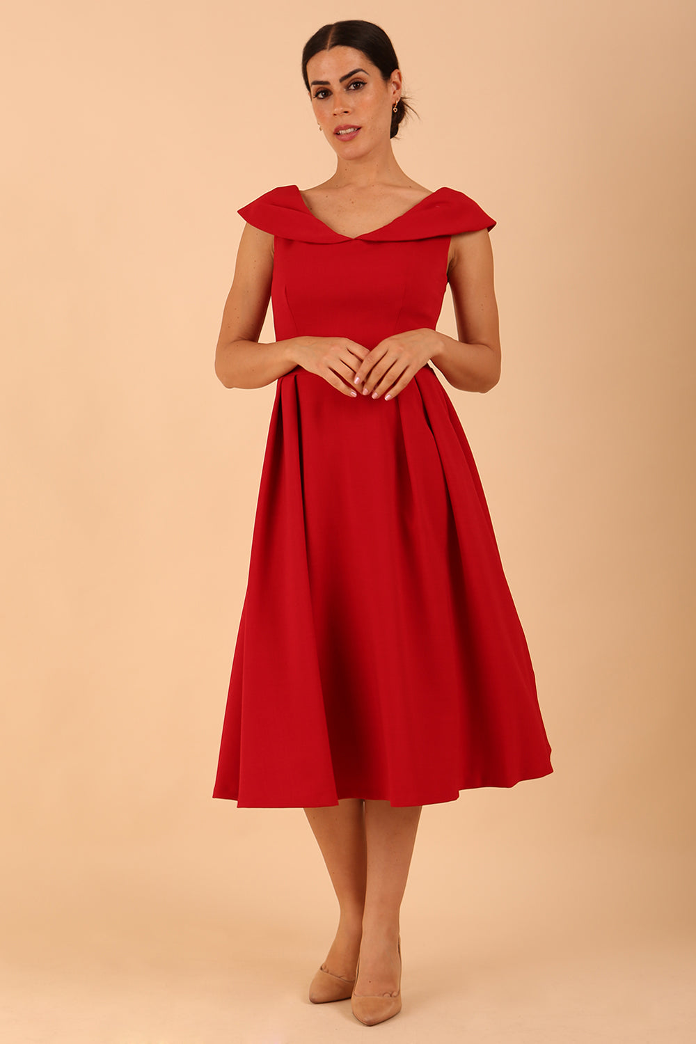 model is wearing divacatwalk Chesterton Sleeveless a-line swing dress in Dark Red with oversized collar front